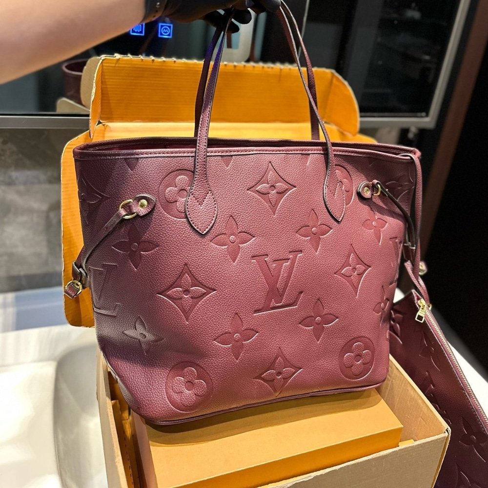L0vis Vvtt0n Neverfull MM Monogram Empreinte Bag Wine Red 32Cm