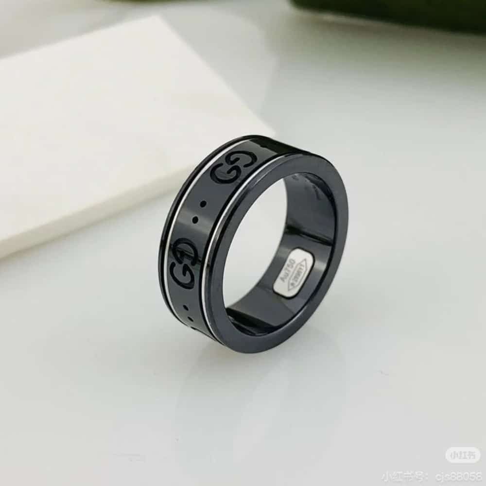 Gvc*1 Icon Thin Band In White Gold