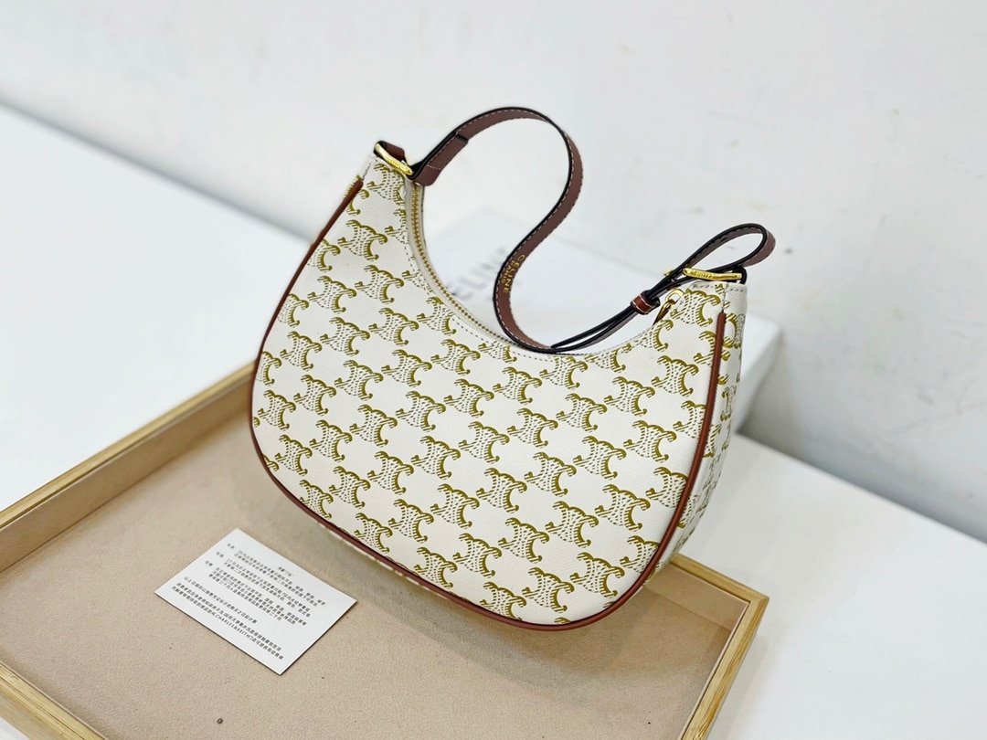Ce1i*e Ava Bag In Triomphe Canvas And Calfskin White 193952Bzj01Bc