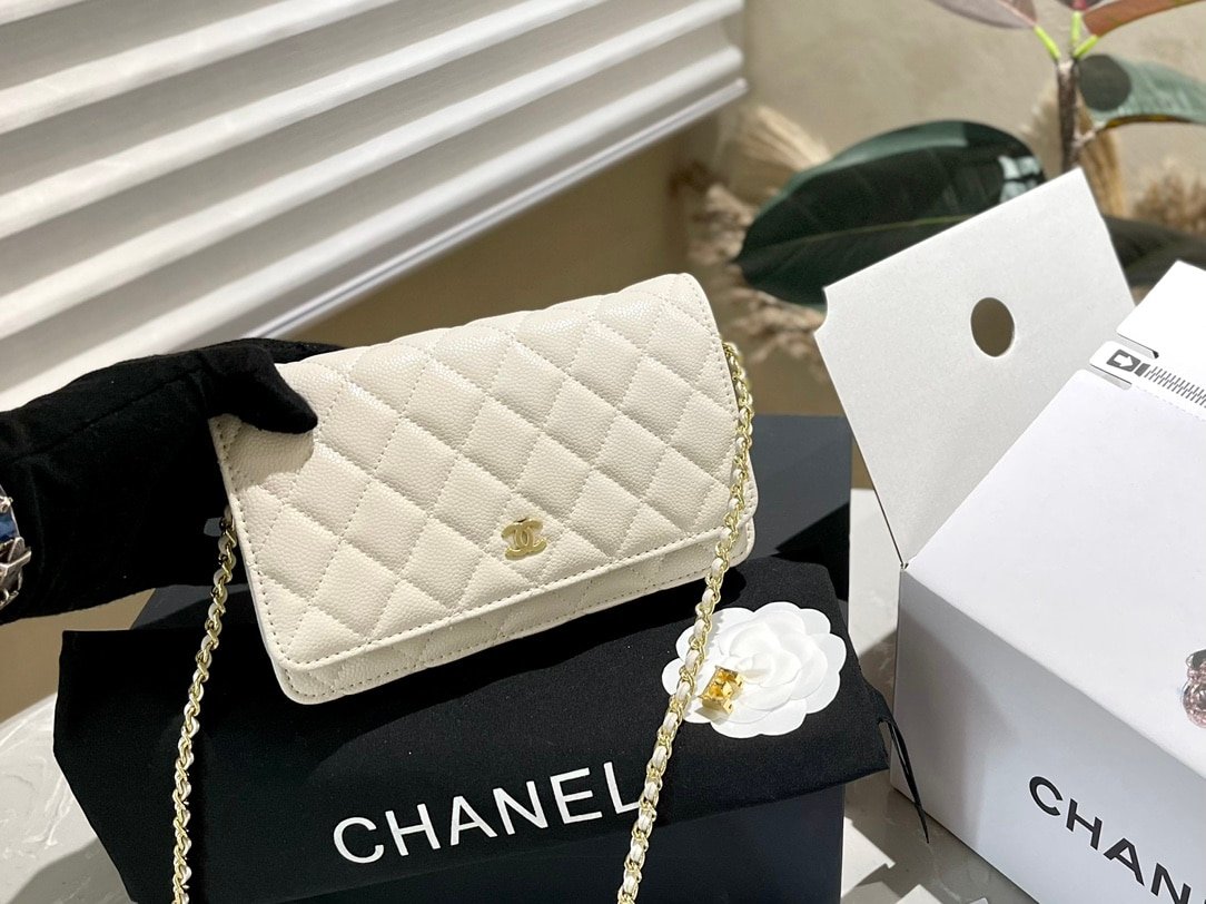 Ch**el Wallet On Chain Woc White 19Cm