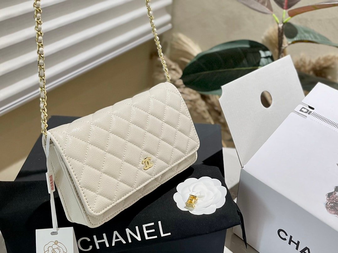 Ch**el Wallet On Chain Woc White 19Cm
