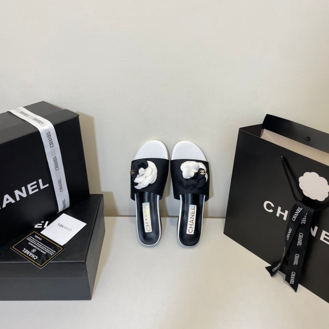 Ch**el Camellia Slides Black White