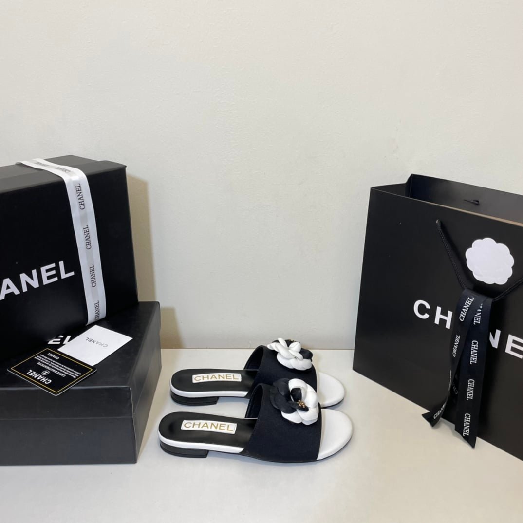 Ch**el Camellia Slides Black White