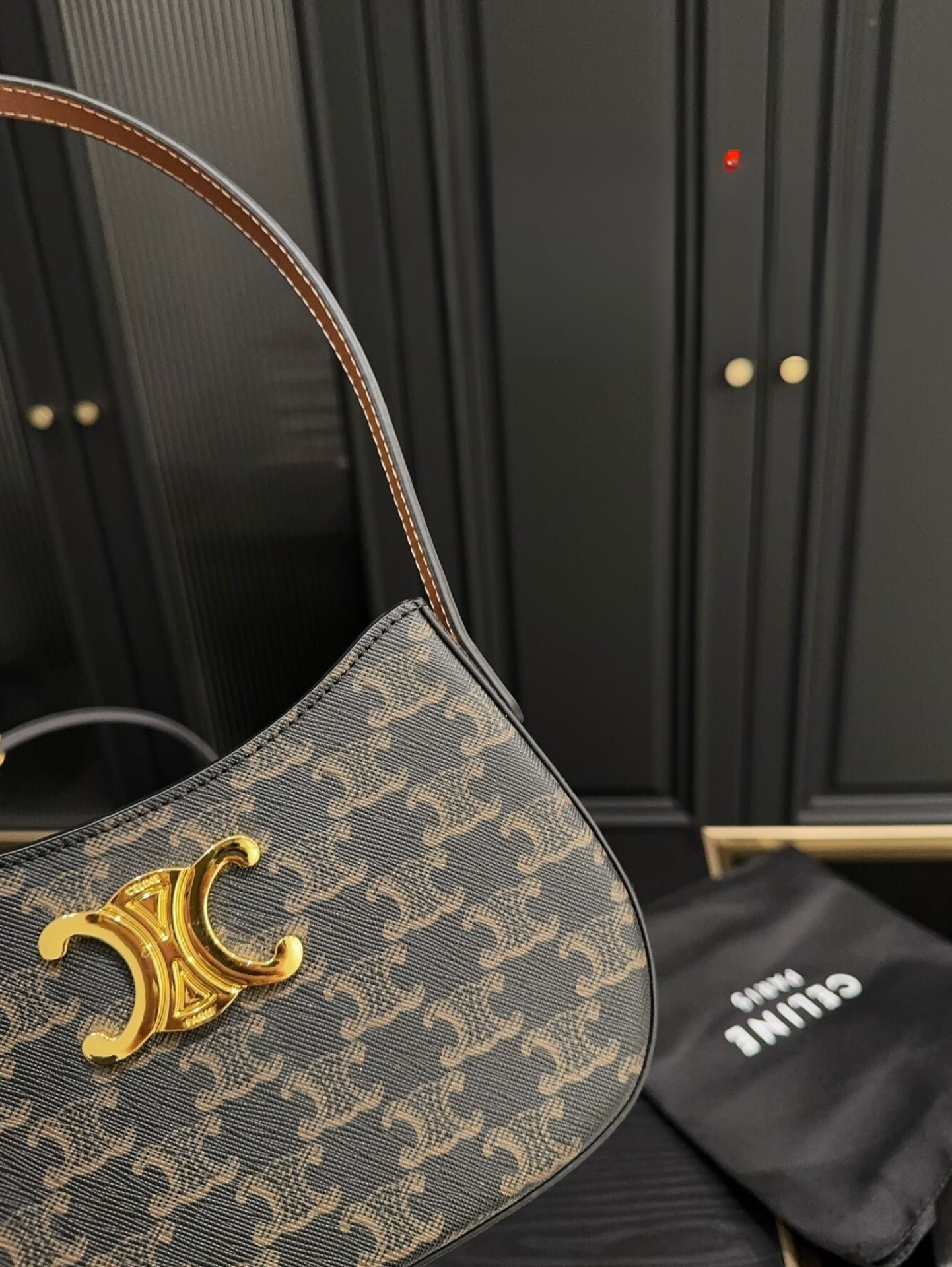 Ce1i*e Medium Tilly Bag In Triomphe Canvas And Calfskin Tan 21Cm 115702Cuz 04Lu