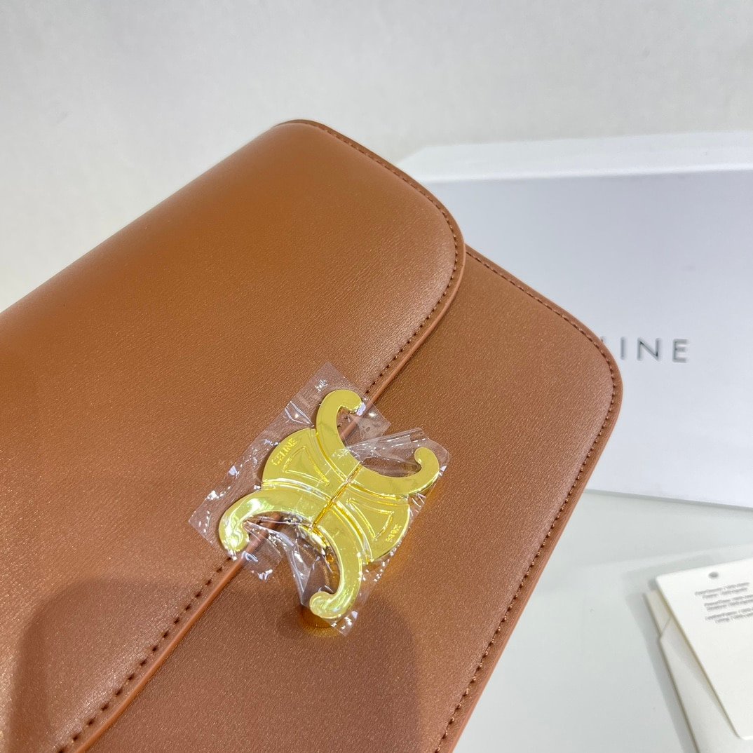 Ce1i*e Teen Triomphe Bag In Shiny Calfskin Brown 18Cm