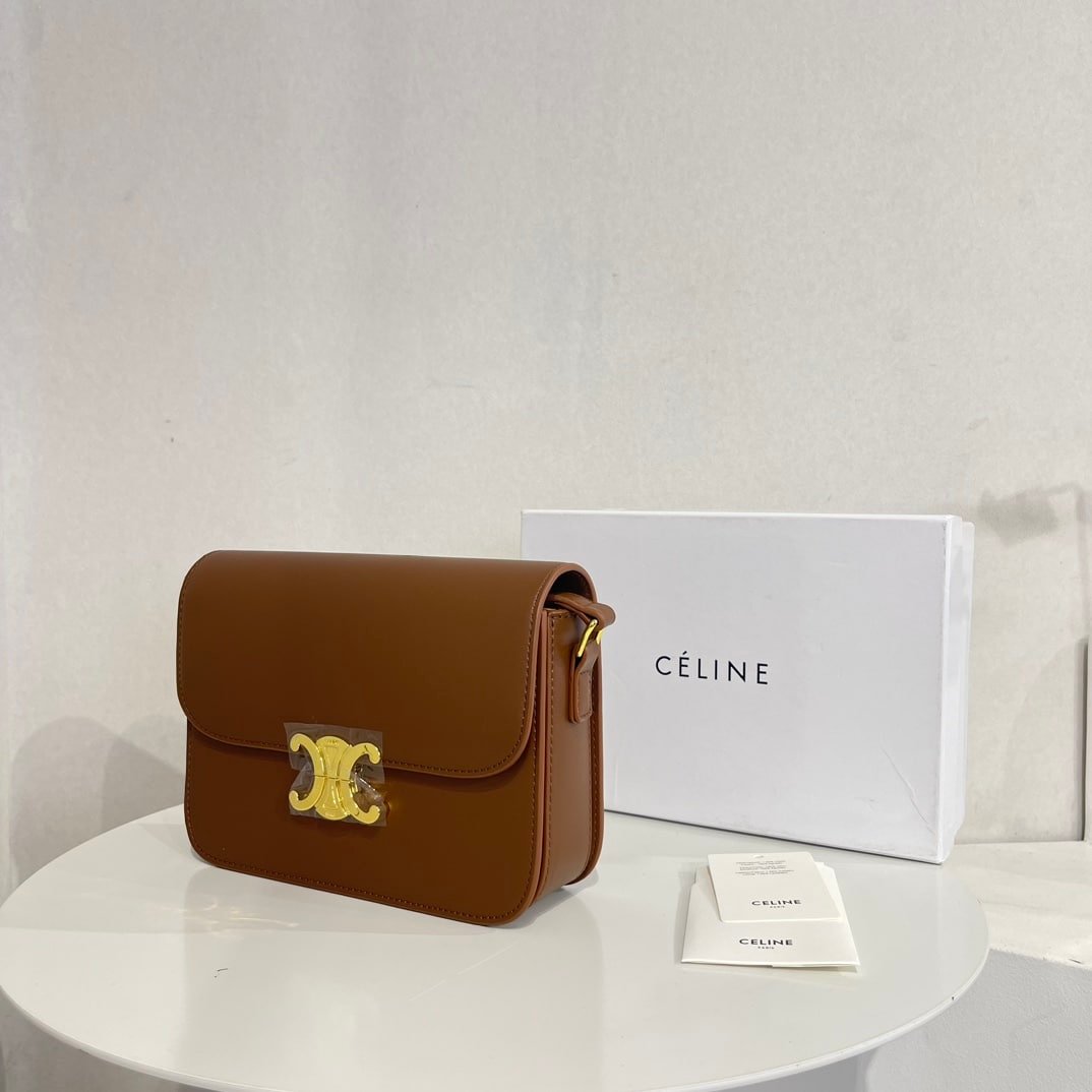 Ce1i*e Teen Triomphe Bag In Shiny Calfskin Brown 18Cm