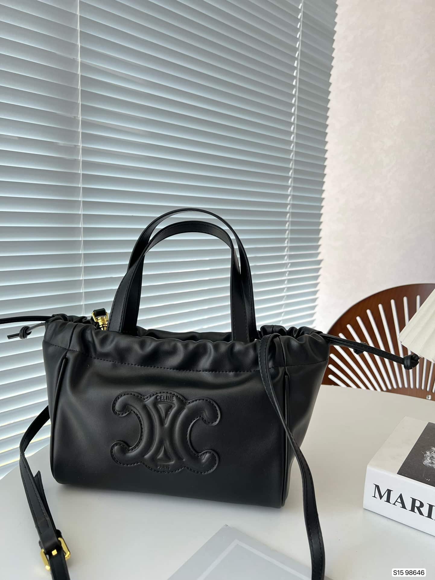 Ce1i*e Small Cabas Drawstring Cuir Triomphe In Smooth Calfskin Black 24Cm 111013Du338No