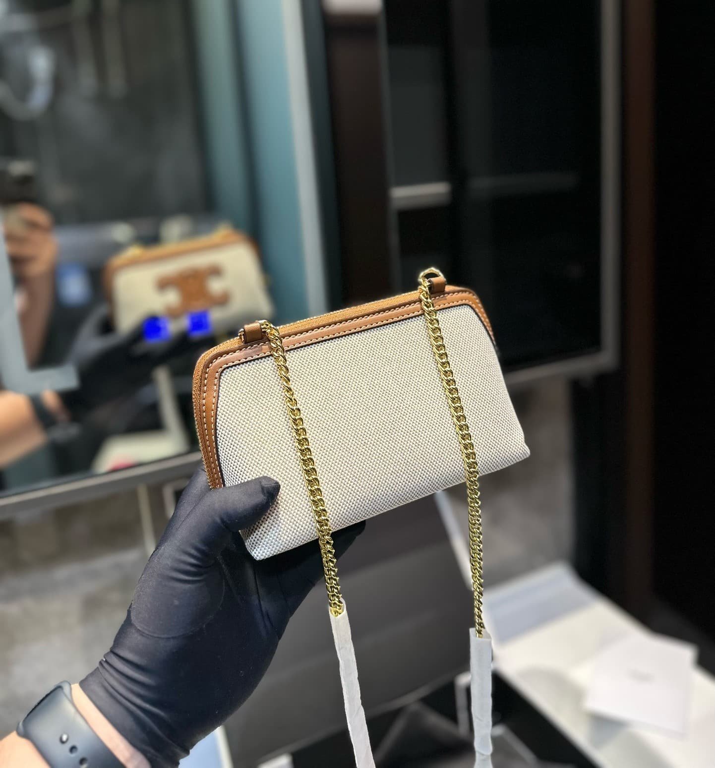 Ce1i*e Clutch On Chain Cuir Triomphe In Textile And Calfskin Natural Tan 17Cm