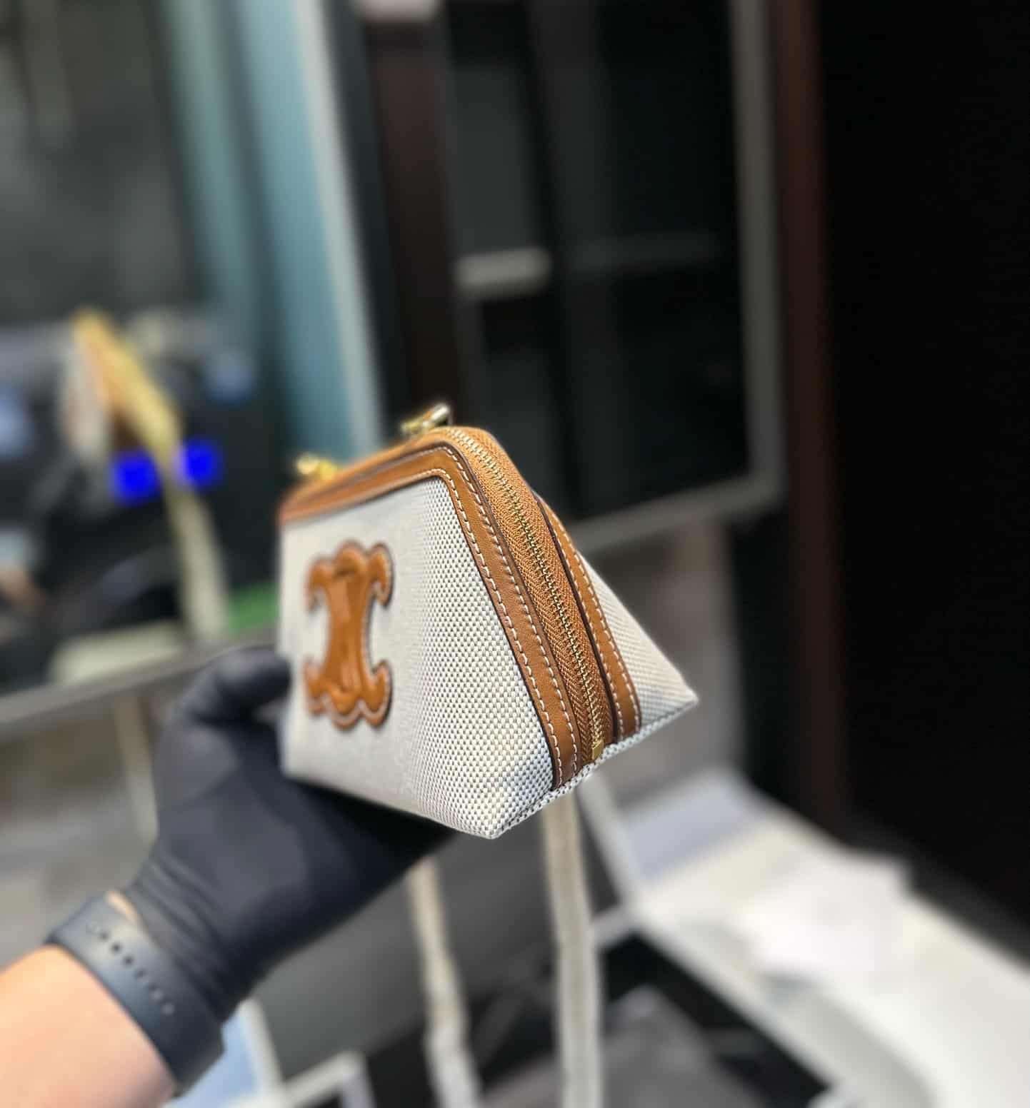 Ce1i*e Clutch On Chain Cuir Triomphe In Textile And Calfskin Natural Tan 17Cm