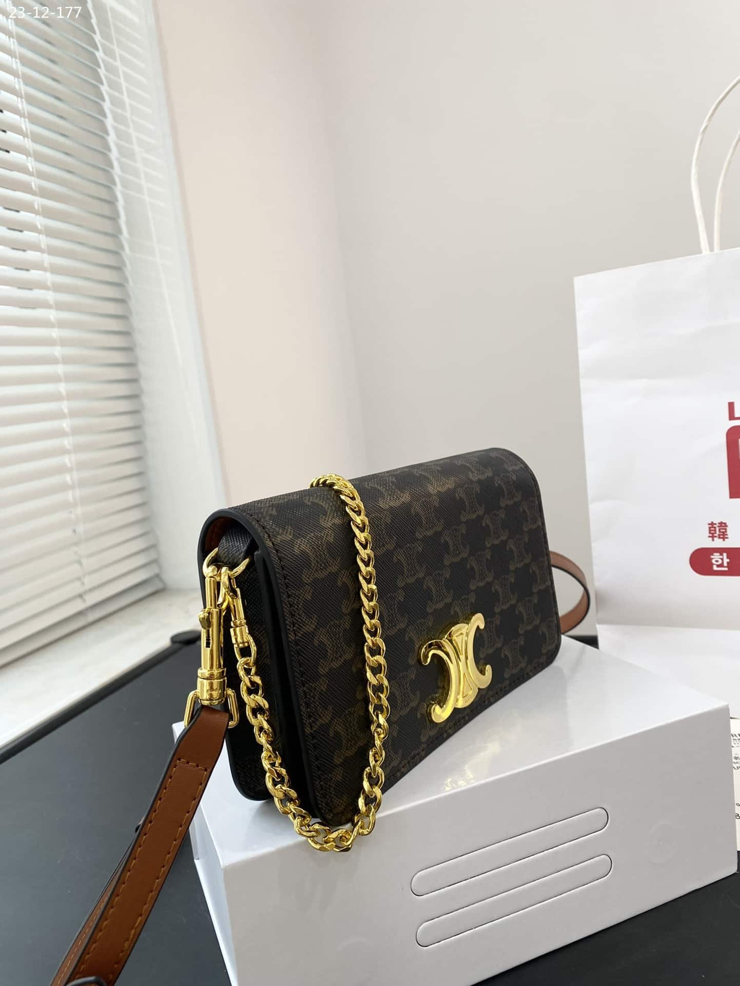 Ce1i*e Multipochette In Triomphe Canvas And Calfskin Tan 20Cm 10L972Dqb 04Lu