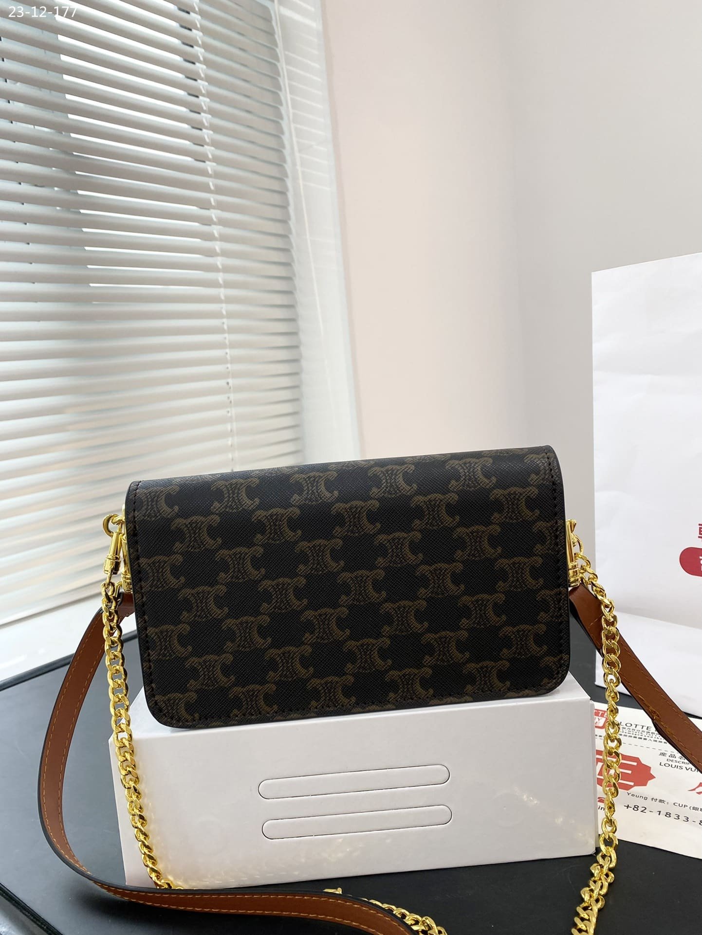 Ce1i*e Multipochette In Triomphe Canvas And Calfskin Tan 20Cm 10L972Dqb 04Lu