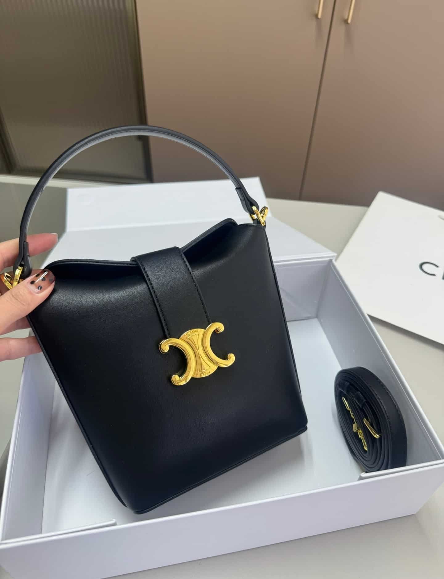 Ce1i*e Mini Bucket Triomphe In Smooth Black 17Cm 10K943Fj9 38No