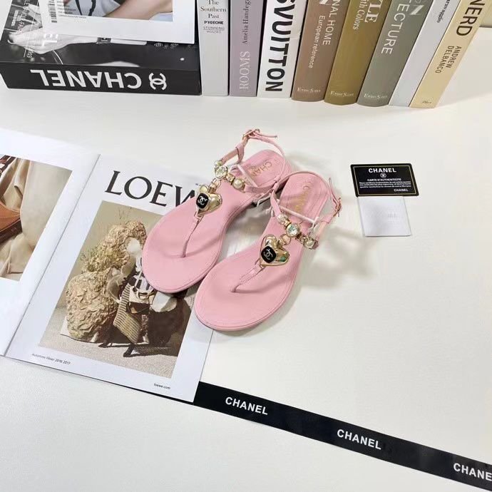 Ch**el Shiny Pearl Crystal Cc Heart Thong Sandals Light Pink