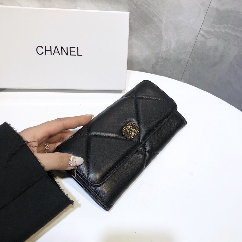 Ch**el 19 Flap Long Wallet Black 19Cm