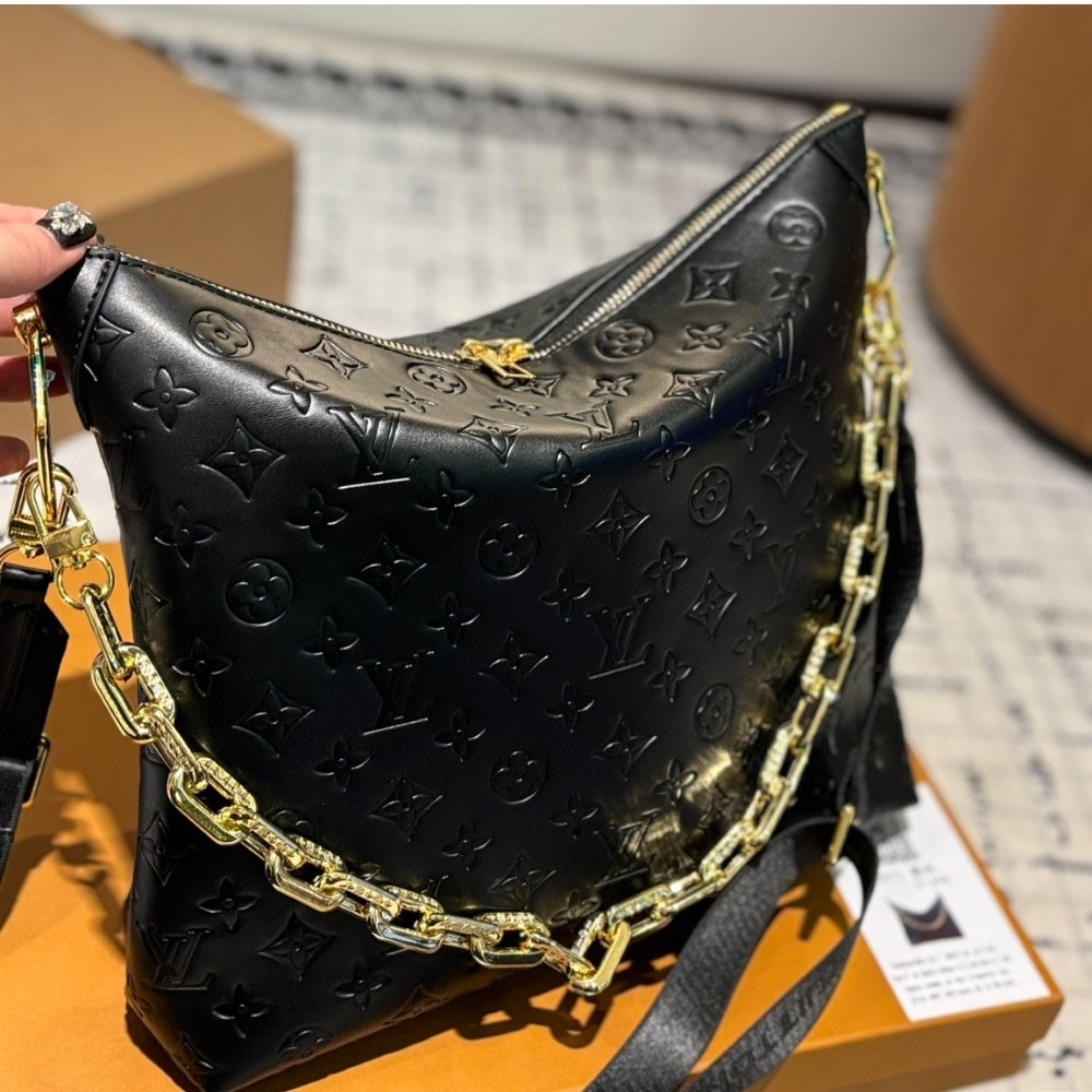 L0vis Vvtt0n Coussin Hobo MM Black 30Cm M12068