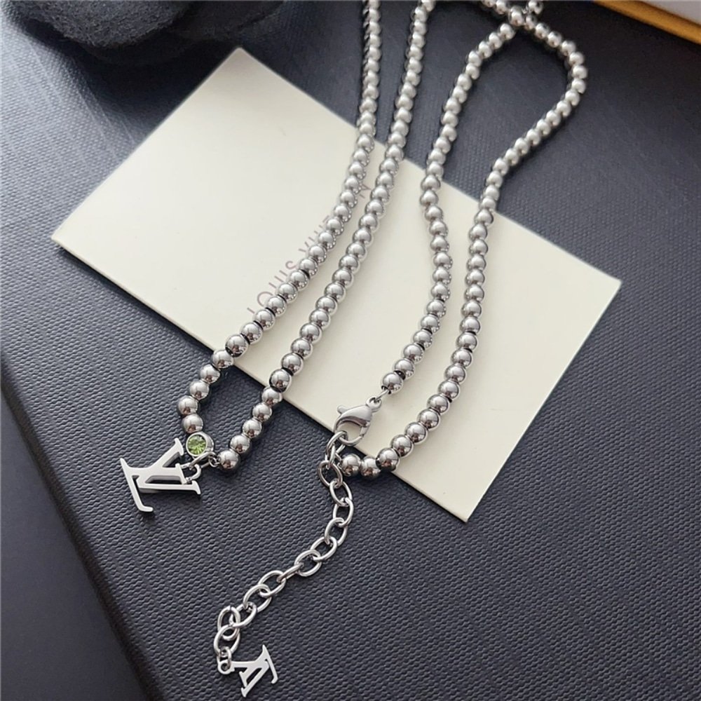 L0vis Vvtt0n Nano Beads Necklace In Silver Tone