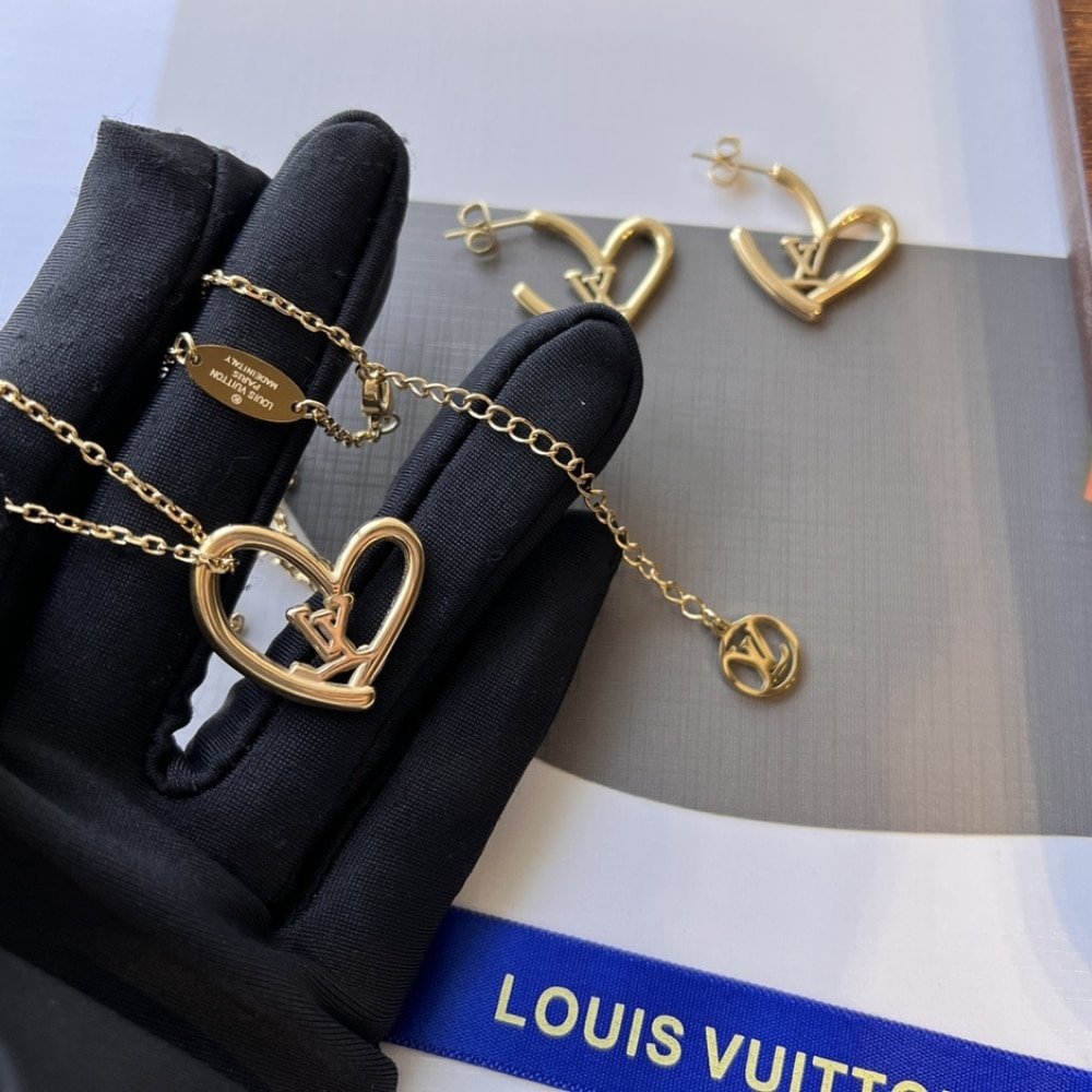 L0vis Vvtt0n Fall In Love Necklace Gold M00465