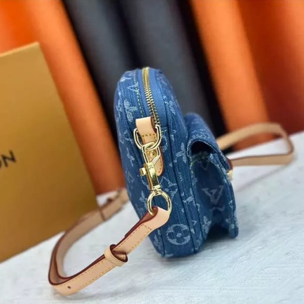 L0vis Vvtt0n Fairfax Pochette Bag Denim Blue 17Cm M82948