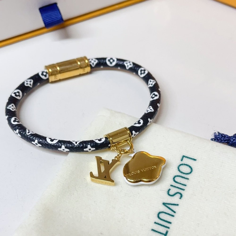 L0vis Vvtt0n Animogram Bracelet Monogram Black M8664F