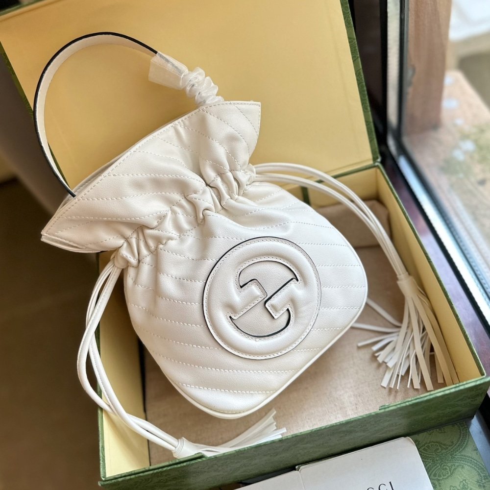 Gvc*1 Blondie Mini Bucket Bag White 19Cm 760313 Aacp7 9022