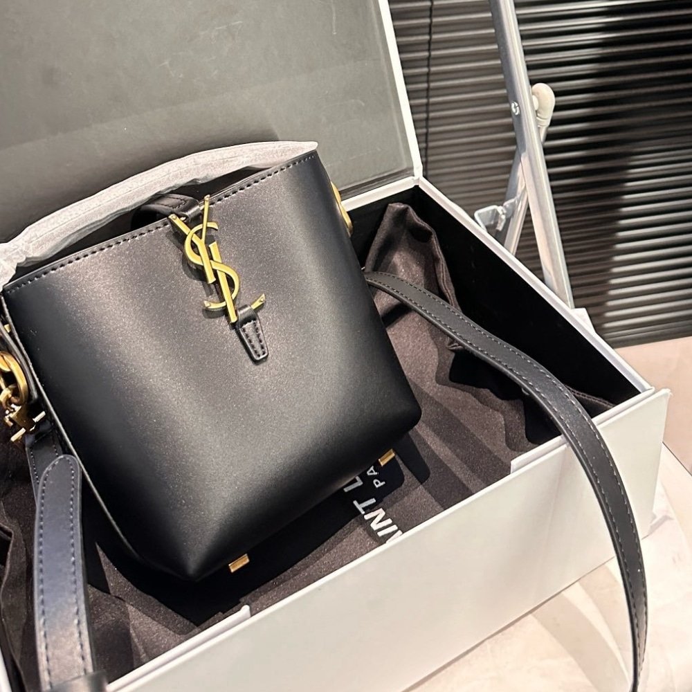 Sa1nt Lau*nt Le 37 Mini Bag In Shiny Leather Black 15Cm 7658702R20W1000