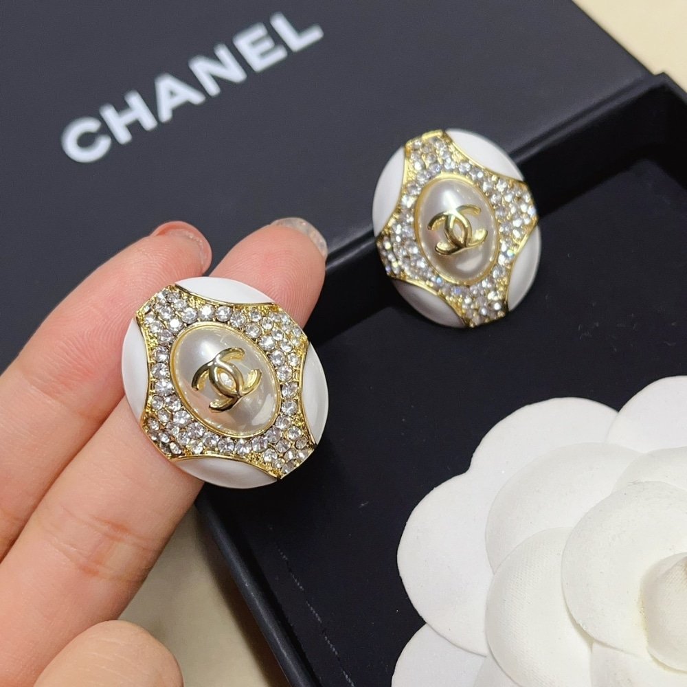 Ch**el Oval Crystal Earrings In Gold