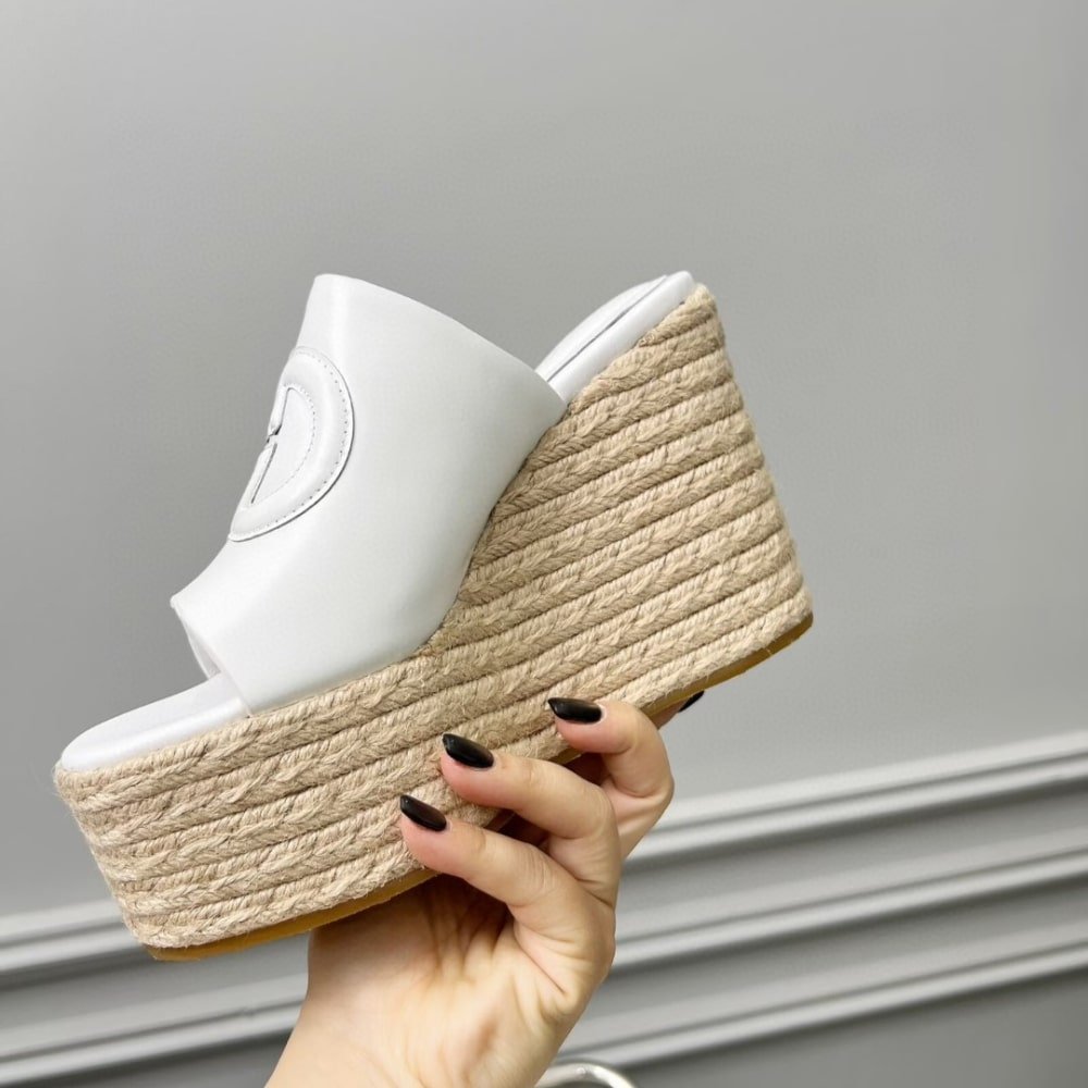 Gvc*1 Women’s Interlocking G Sandal White
