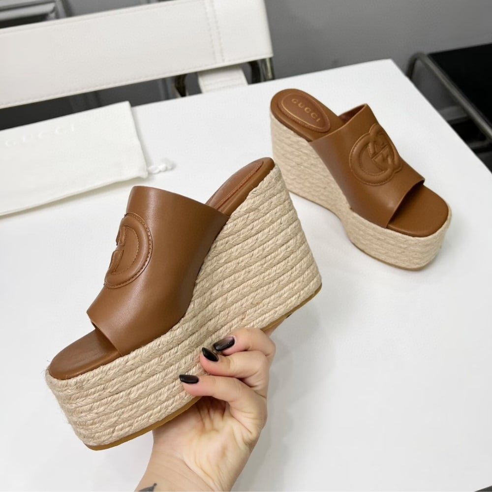 Gvc*1 Women’s Interlocking G Sandal Brown 817212 Ap0B0 2712
