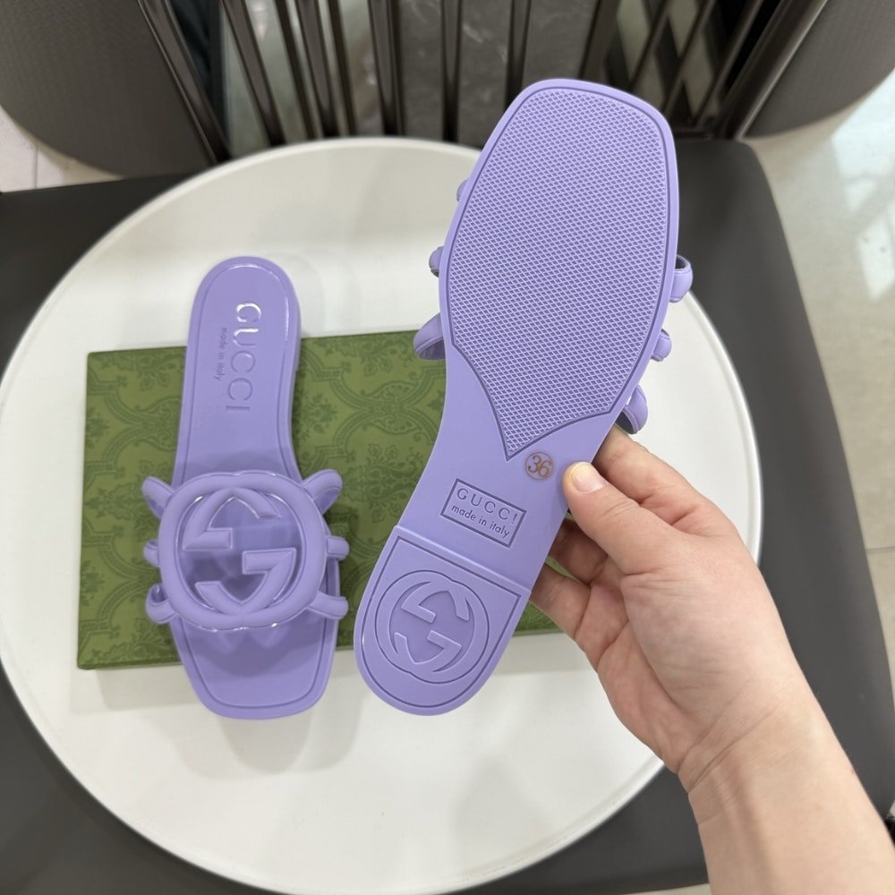 Gvc*1 Women’s Interlocking G Slide Sandal Lilac 780307 J8700 5316