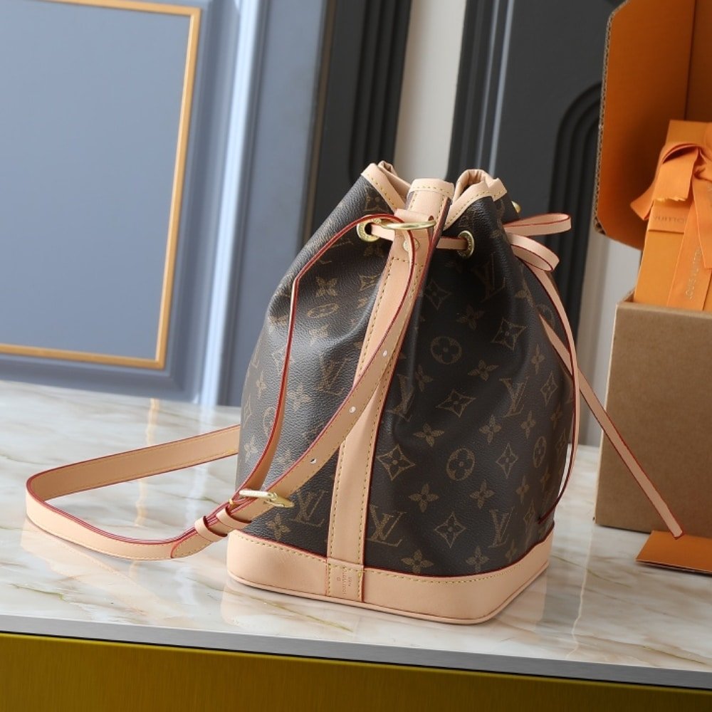 L0vis Vvtt0n Petit Noé Bag Monogram Brown 27Cm M46984