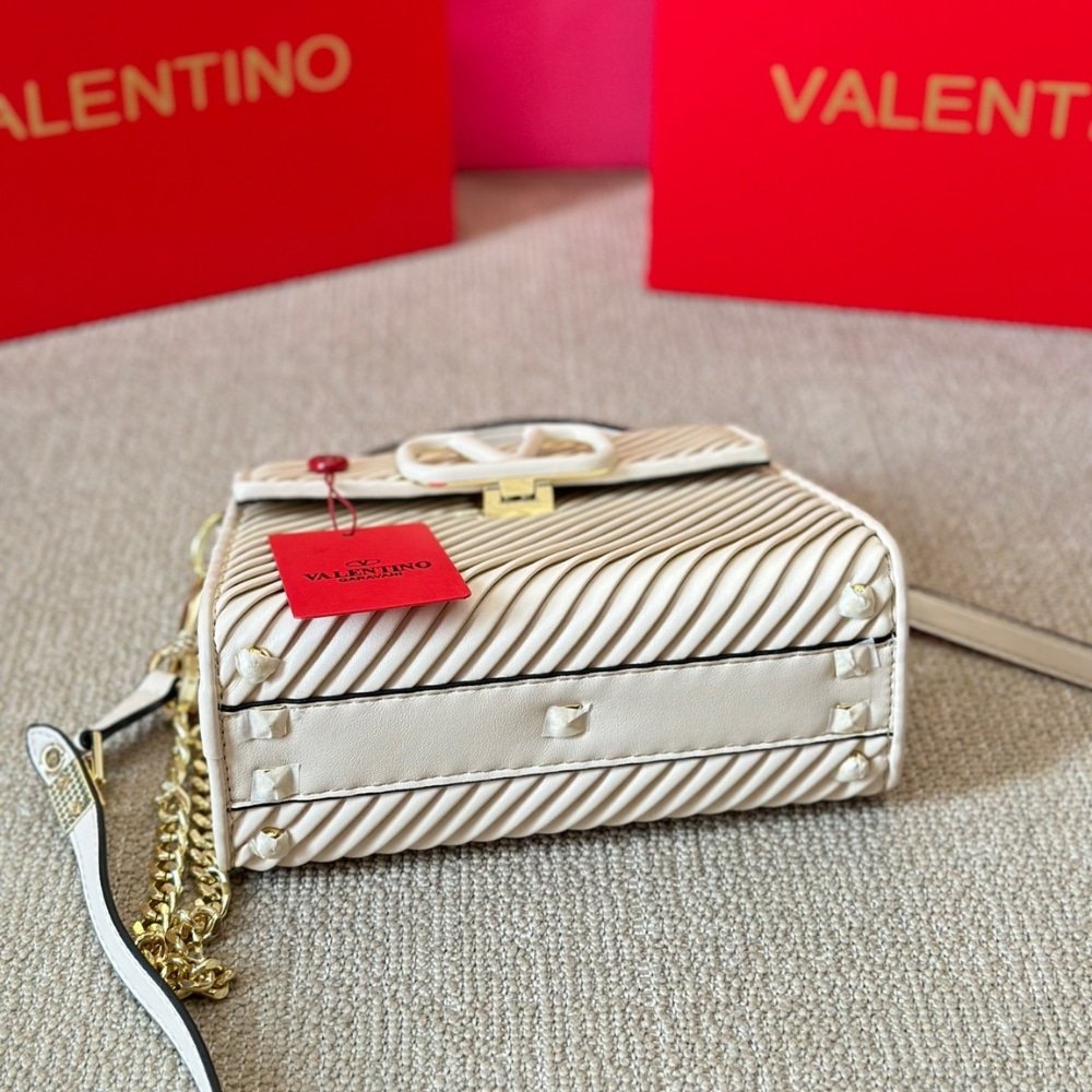 Va1e*ntin0 Garavani Small Vsling Handbag White 20Cm