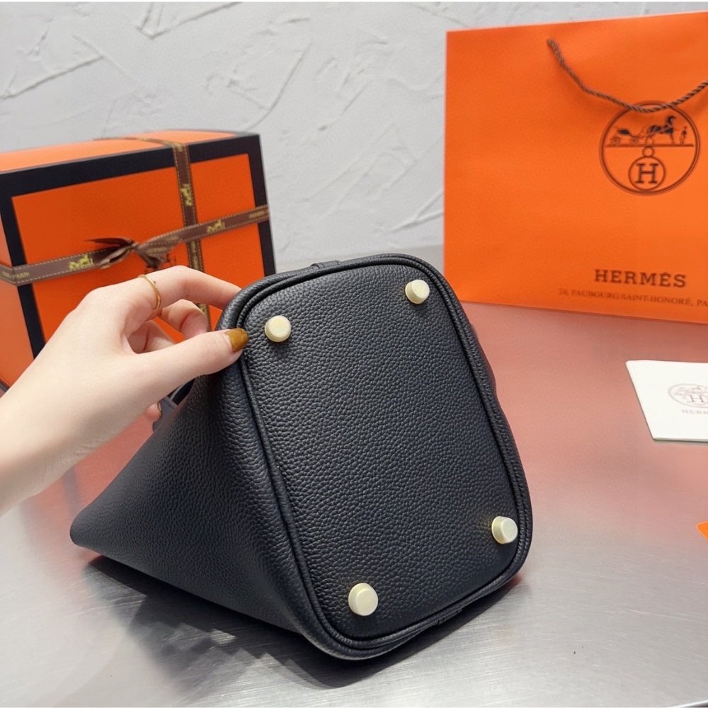 H**me5 Picotin Lock 18 Bag Black With Gold 18Cm H056289Cc3Y