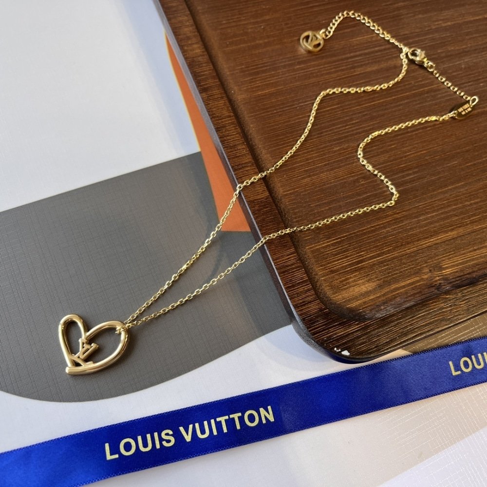 L0vis Vvtt0n Fall In Love Necklace Gold M00465