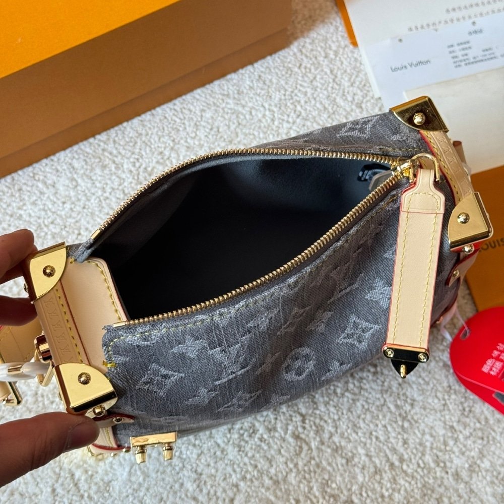 L0vis Vvtt0n Side Trunk MM Bag Denim Grey 23Cm M13285