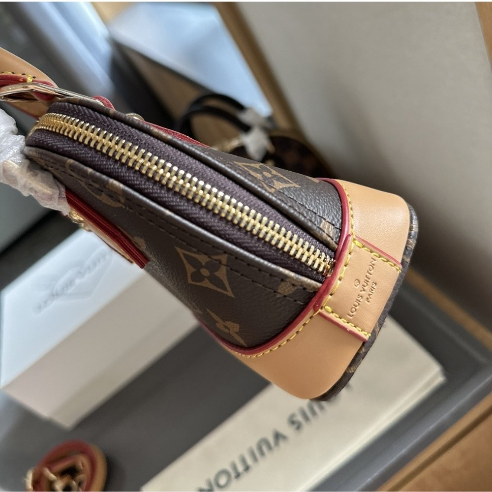 L0vis Vvtt0n Alma Nano Bag Monogram Brown 18Cm M82717