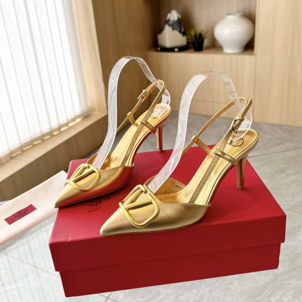 Va1e*ntin0 Vlogo Signature Slingback Pump In Gold