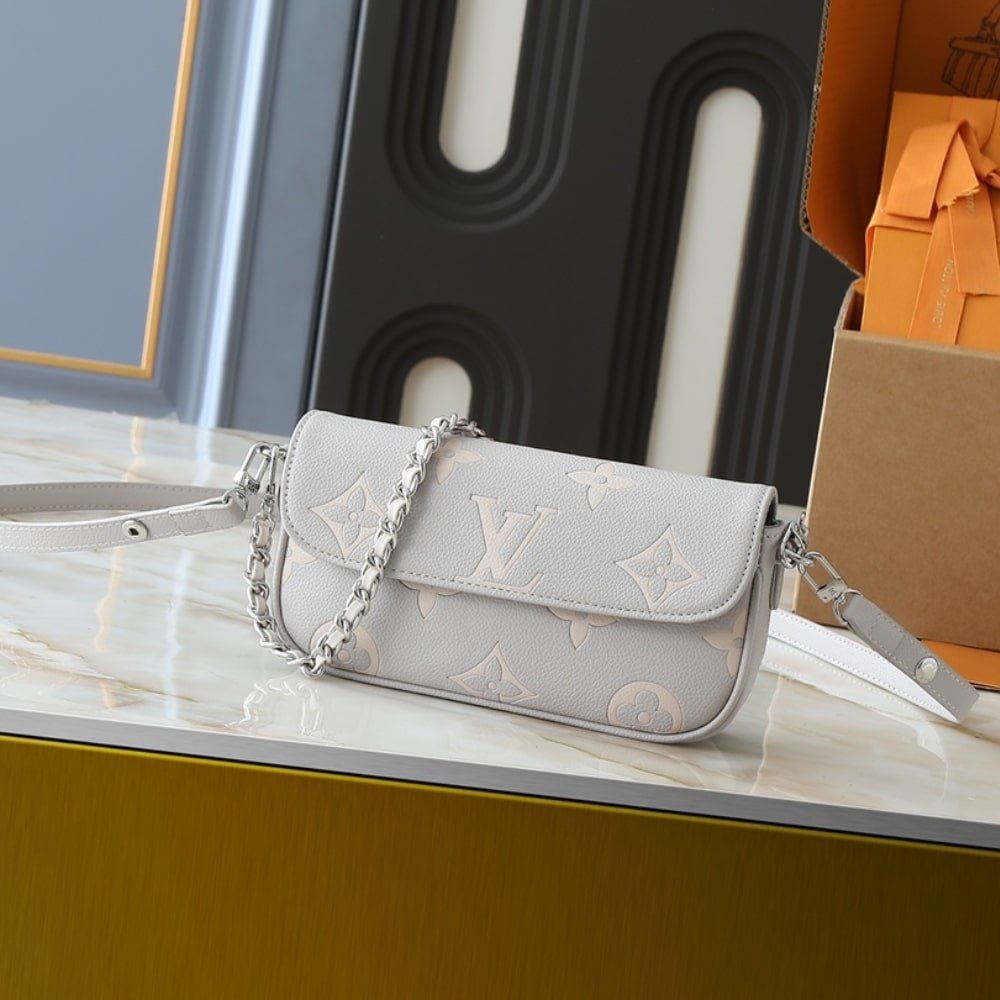 L0vis Vvtt0n Wallet On Chain Ivy Brume Gray 23Cm M14225