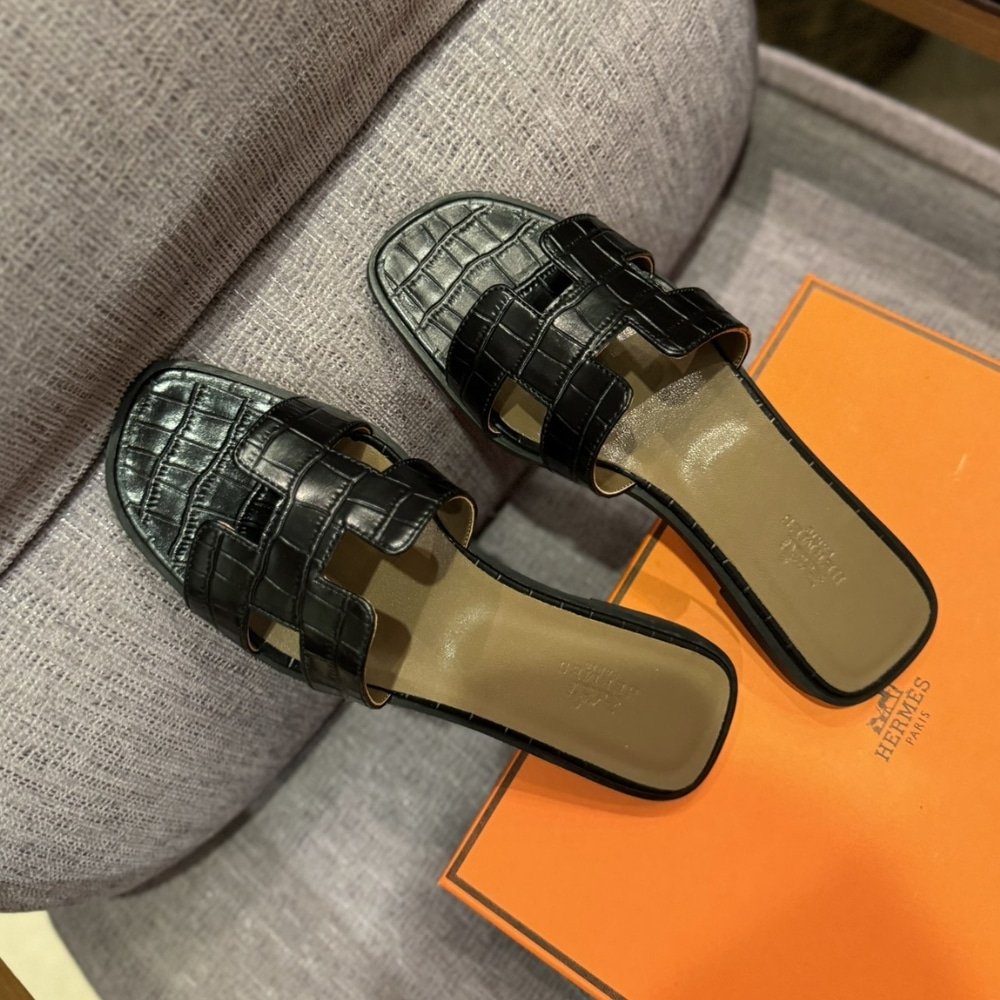 H**me5 Oran Sandal Alligator In Black H001089Z 01360