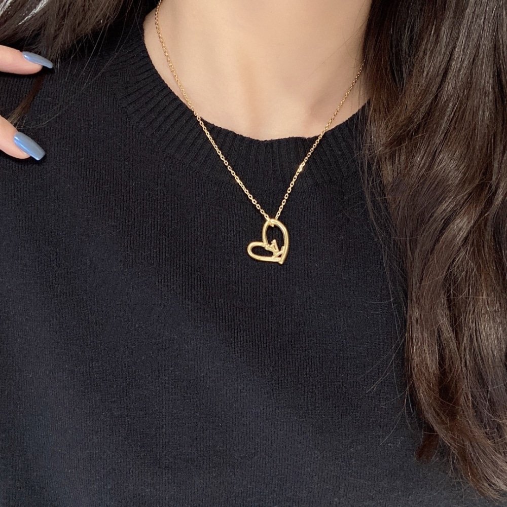 L0vis Vvtt0n Fall In Love Necklace Gold M00465