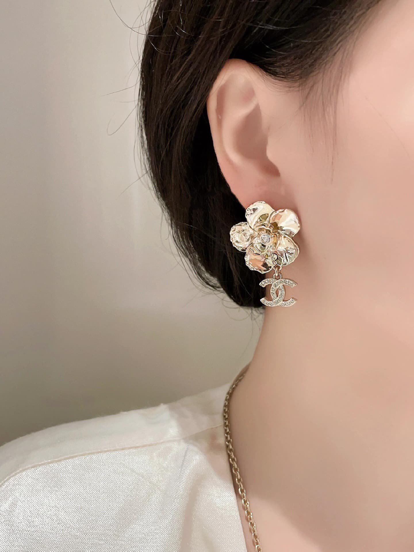 Ch**el Cc Flower Earrings With Crystal Gold
