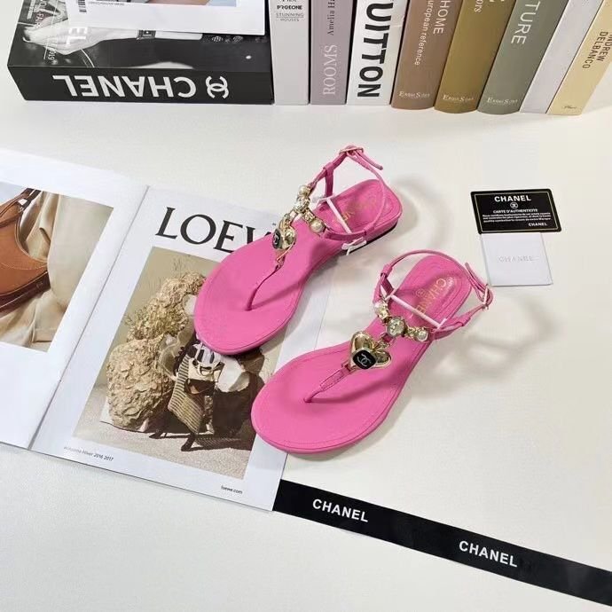 Ch**el Shiny Pearl Crystal Cc Heart Thong Sandals Pink