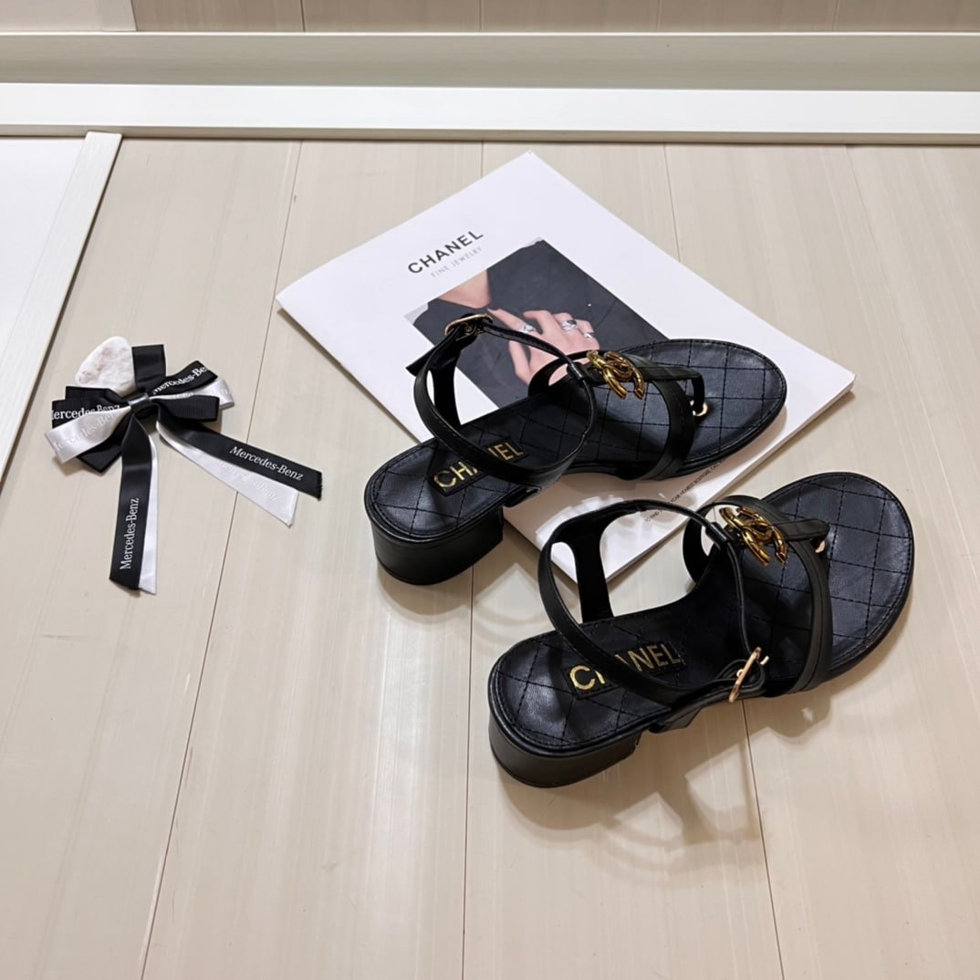Ch**el Sandal Open Round Toe Flip Flops Black