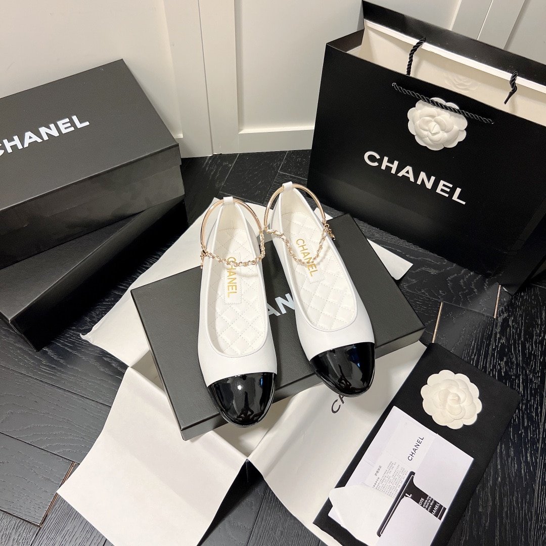 Ch**el Interlocking Cc Logo Ballet Flats Black White
