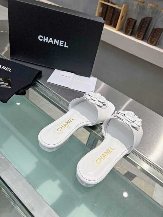 Ch**el Camellia Slides White