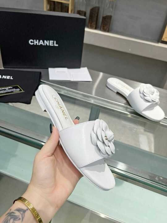 Ch**el Camellia Slides White
