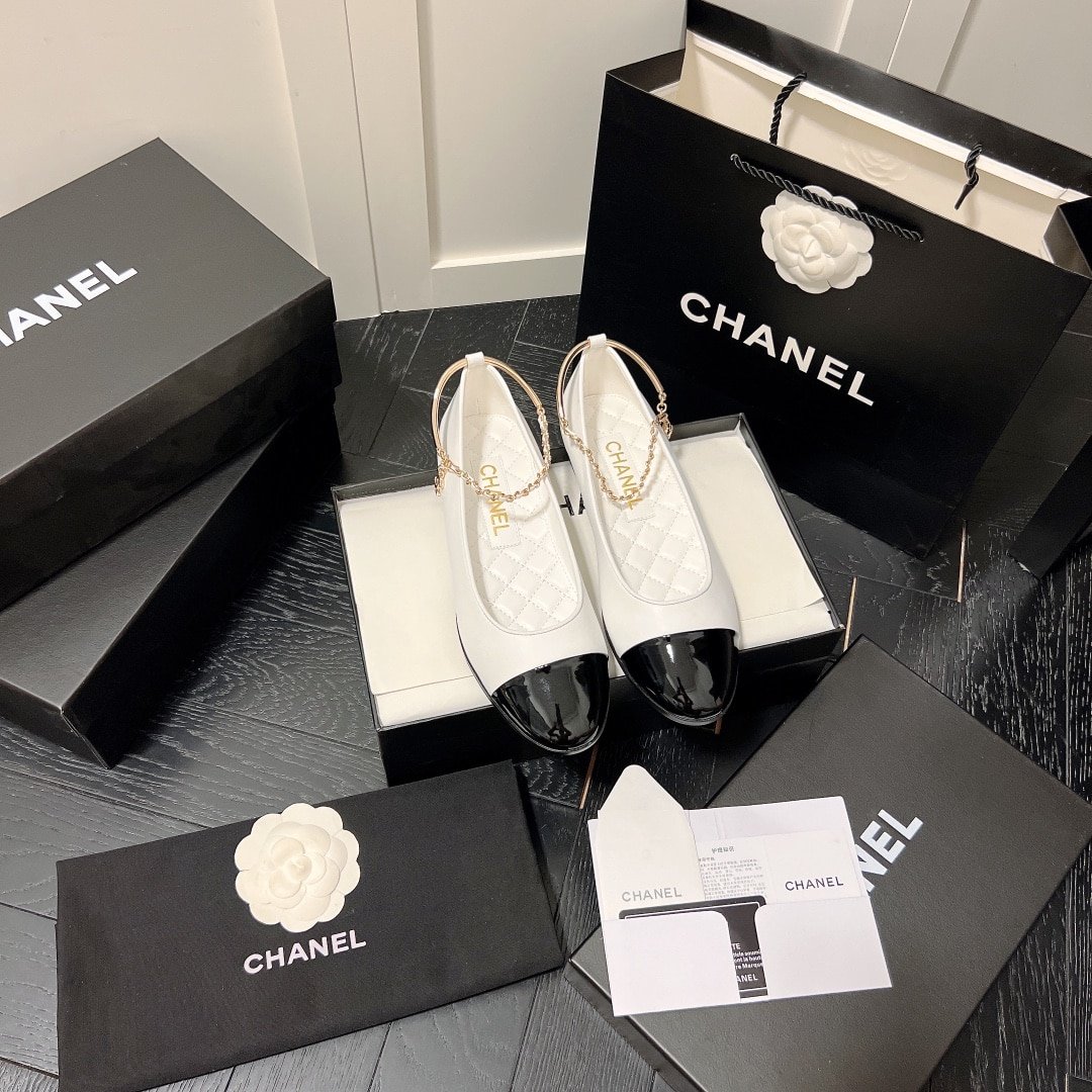 Ch**el Interlocking Cc Logo Ballet Flats Black White