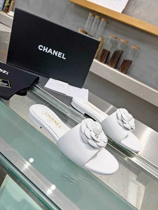 Ch**el Camellia Slides White