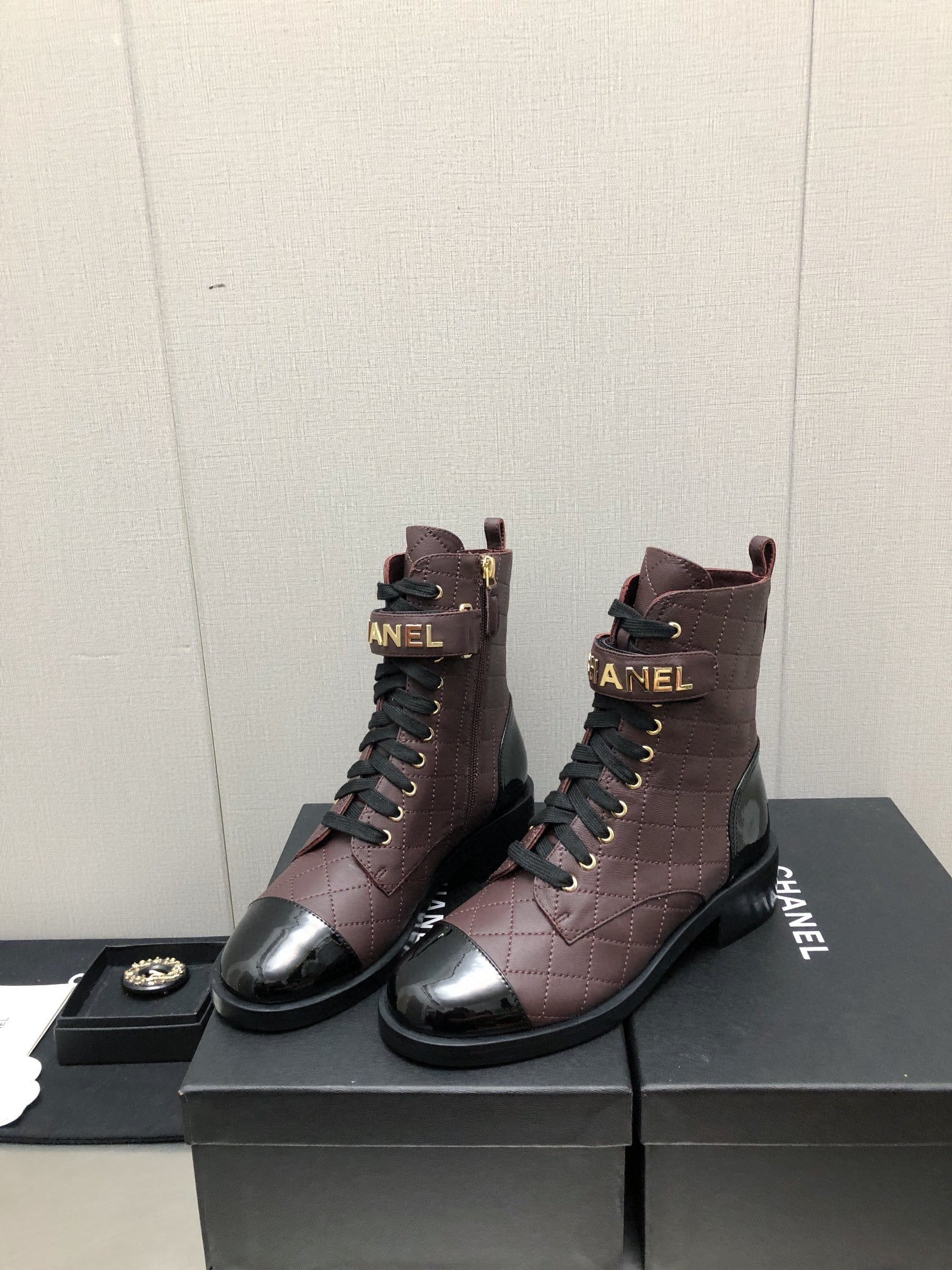 Ch**el Combat Boots Burgundy And Black G45005 B13037 No807