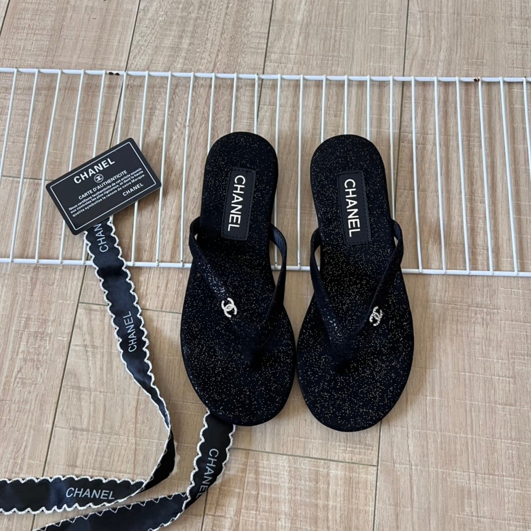 Ch**el Thongs Purl Fabric With Silver Cc Logo In Black