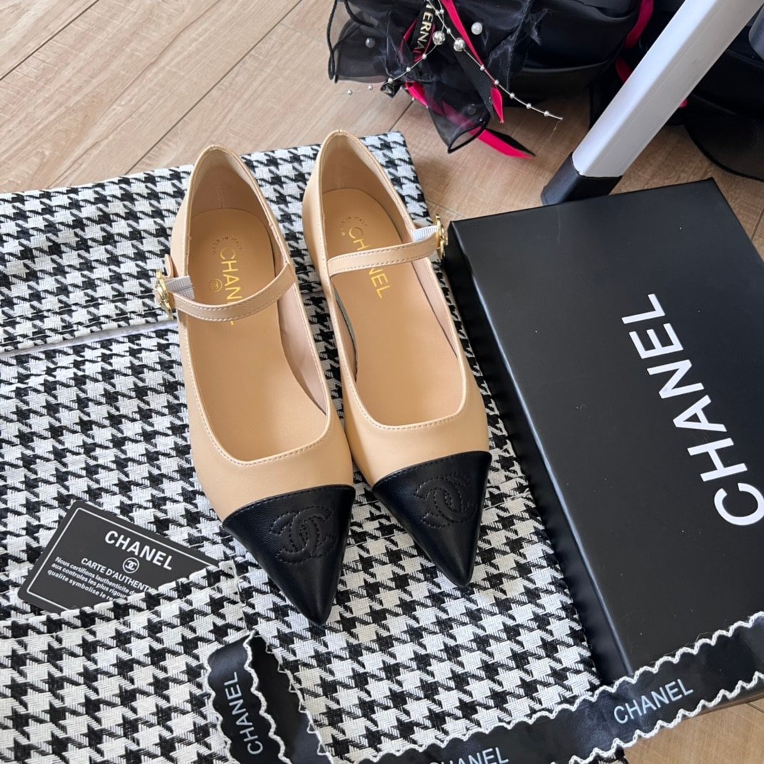 Ch**el Pointed Toe Doll Shoes With Gold Flower In Beige